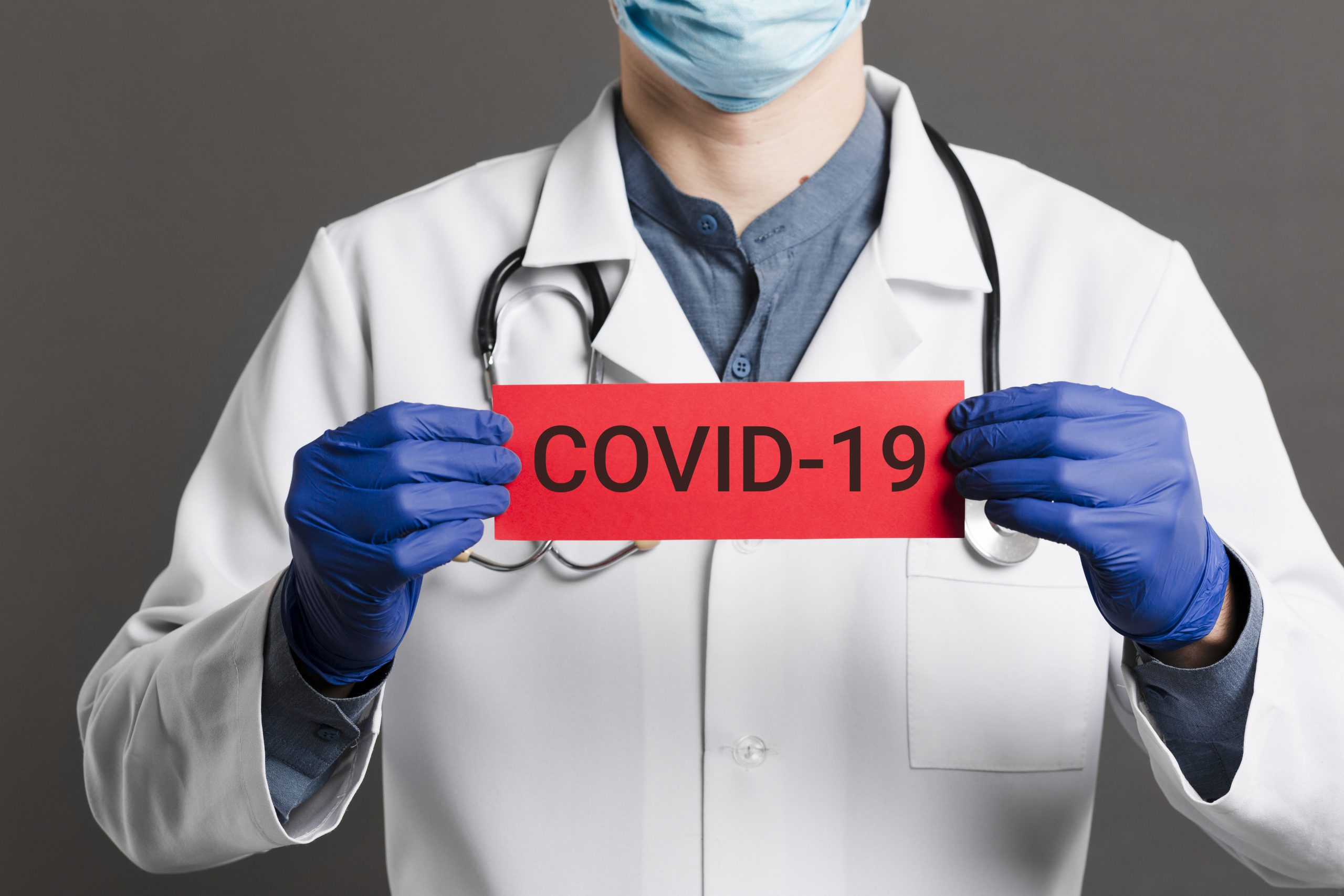 Saúde no Brasil testa positivo para COVID-19: tratamento é regulatório e tributário