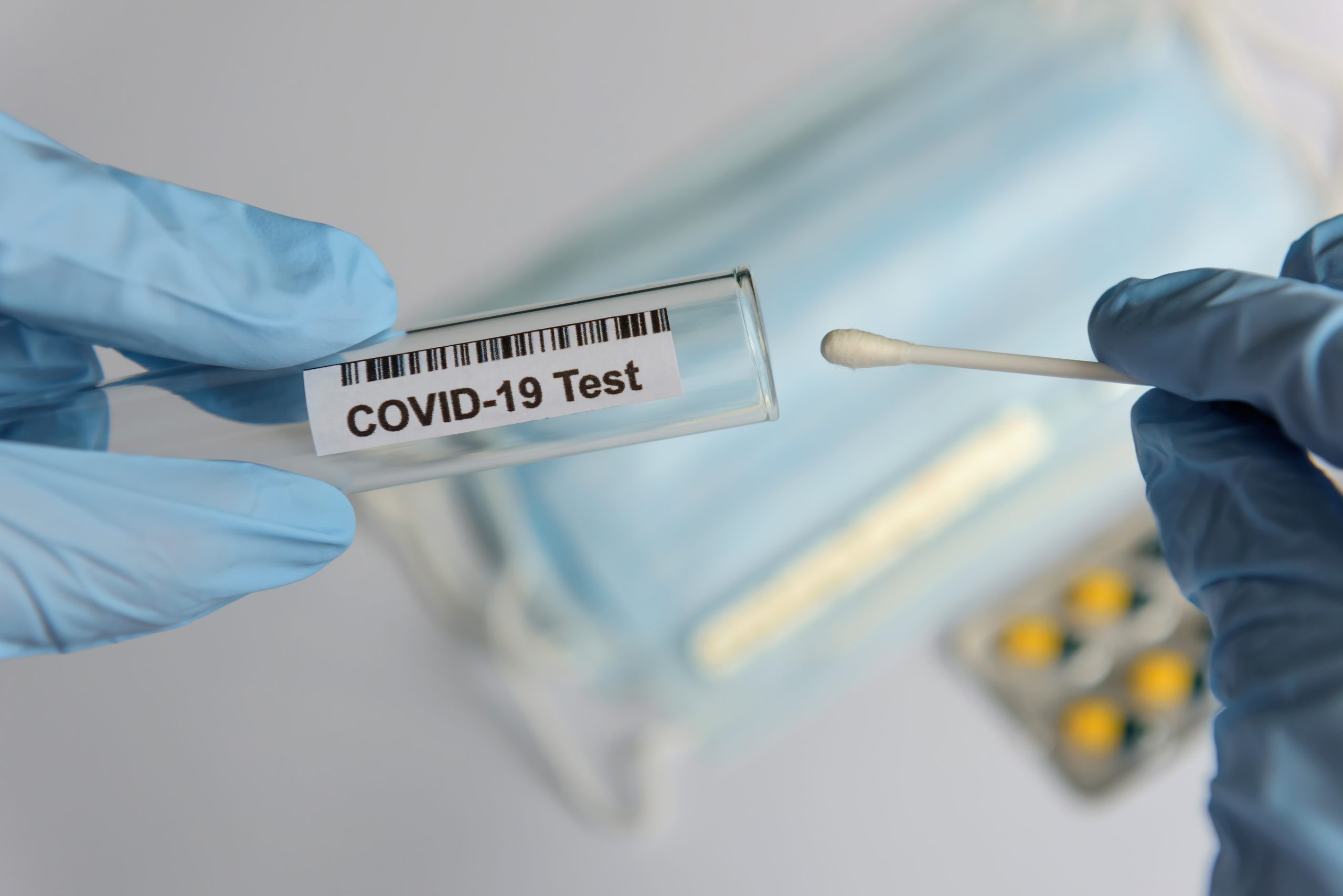Volume de exames de Covid-19 realizados por associados da Abramed caiu 80% em fevereiro