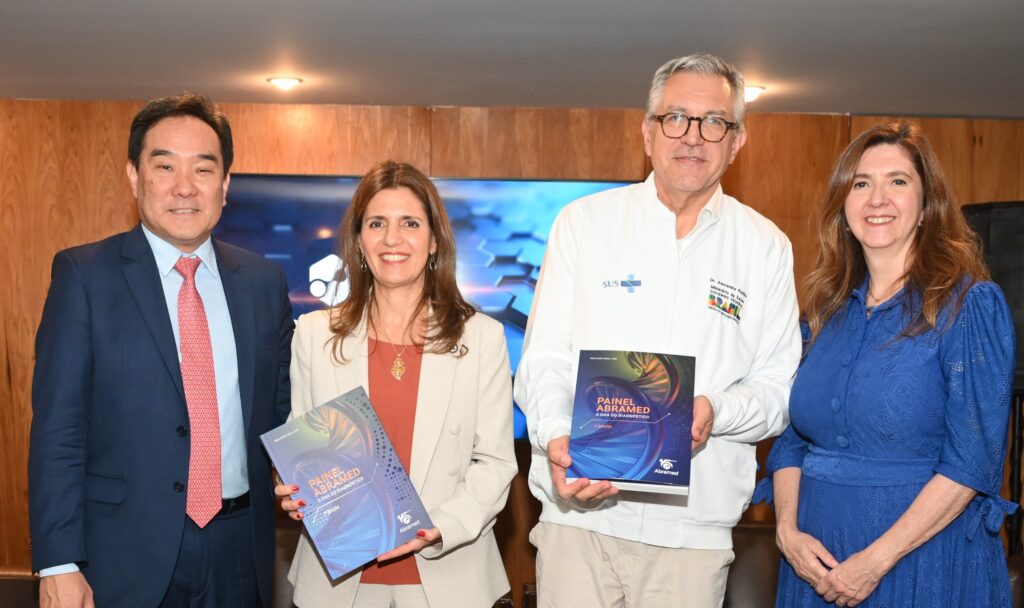 Abramed celebra 15 anos com Ministério da Saúde, Anvisa, parlamentares e lideranças em Brasília