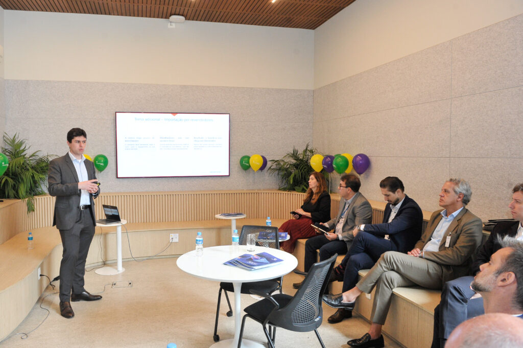 O Imposto de Importação não pode virar custo assistencial: Resolução GECEX nº 852 é debatida entre associados da Abramed