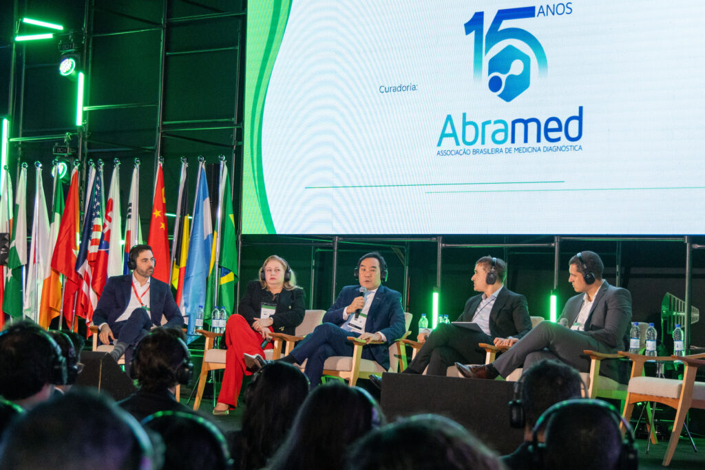 Inteligência artificial, interoperabilidade e valor em saúde pautam debate da Abramed na Hospitalar 2026