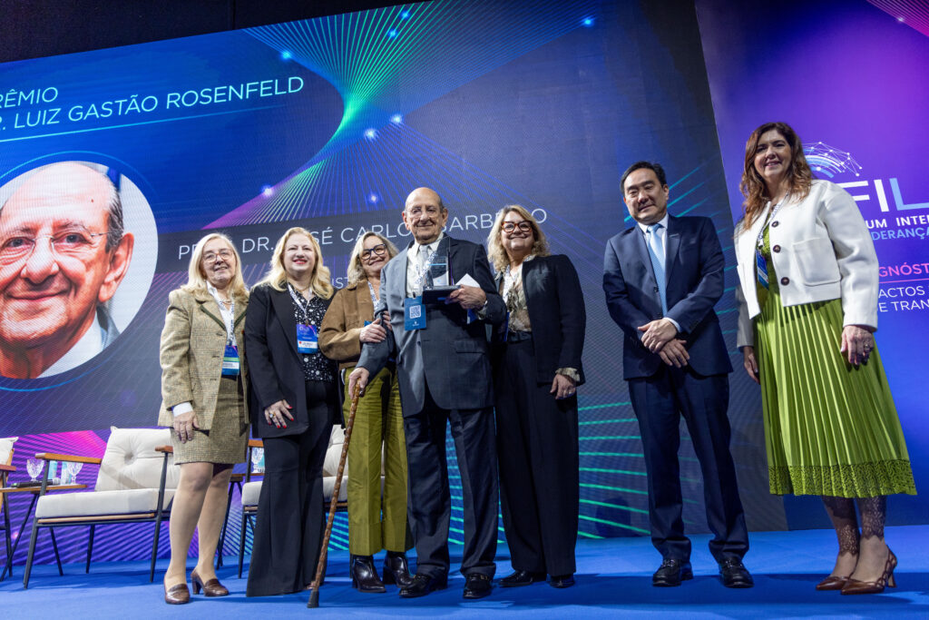 Prêmio Dr. Luiz Gastão Rosenfeld homenageia José Carlos Barbério por trajetória de 71 anos dedicada à saúde