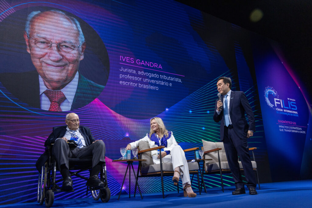 Ives Gandra leva ao FILIS reflexão sobre ética, valores e responsabilidade das lideranças