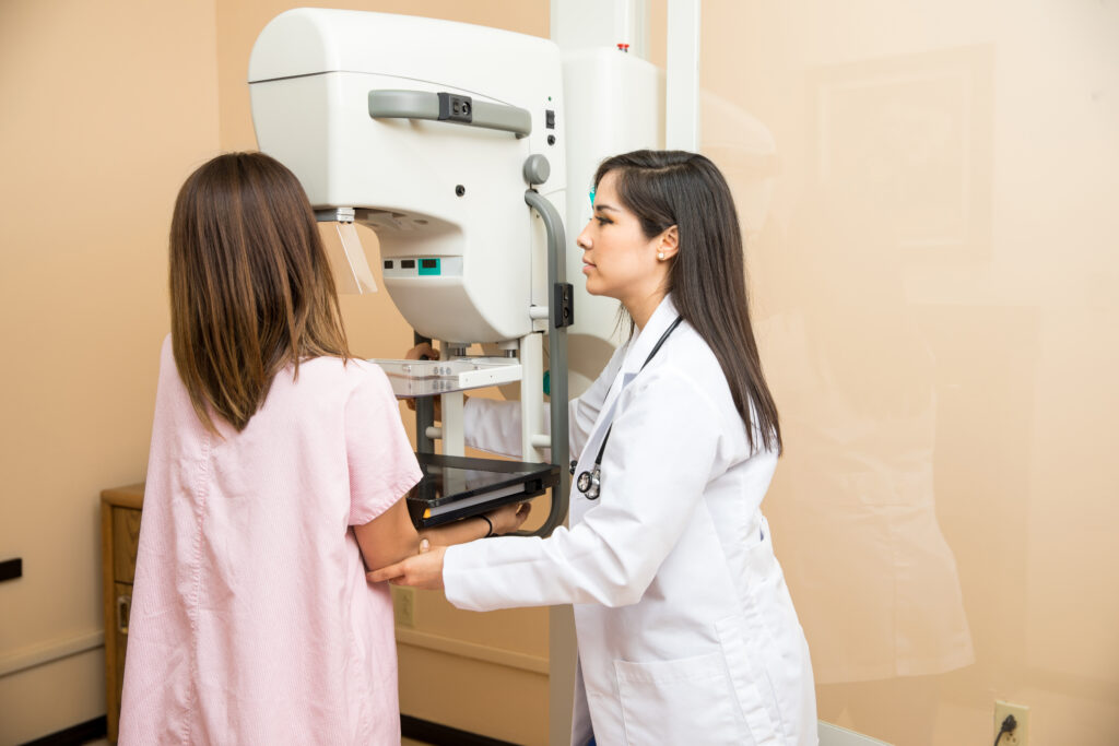 Outubro Rosa marca ampliação do acesso à mamografia digital na saúde suplementar